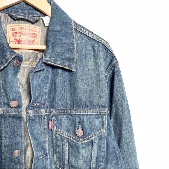 Levi’s Relaxed Fit Trucker Jacket That Feels Light Blue denim size XL - Picture 4 of 8